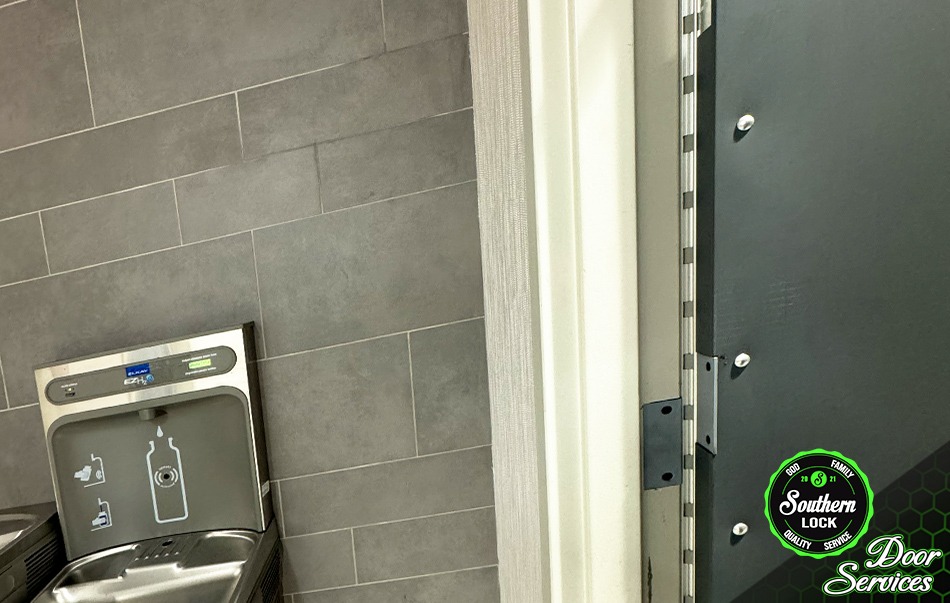 Continuous Hinge Installment Wetumpka, Alabama